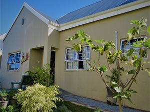 3 Bed Townhouse in Blanco