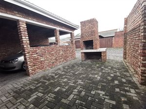 2 Bed Apartment in George South