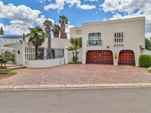 4 Bed House in Alphen Park