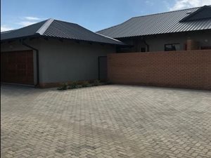 3 Bedroom Simplex in Six Fountains Estate