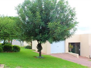 2 Bed Townhouse in Rietvalleirand