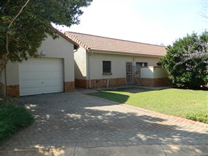1 Bed House in Hazeldean (Silverlakes Surroundings)