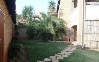 3 Bedroom Apartment in Die Hoewes