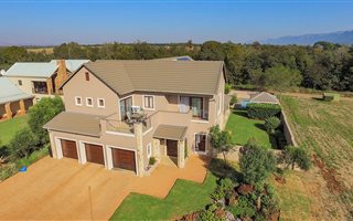 4 Bedroom House in The Coves