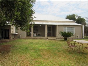 5 Bed House in Stella