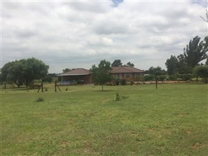 8.1 ha Farm in Valley Settlements AH