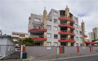 2 Bedroom Apartment in Strand South