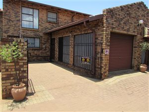 3 Bed Townhouse in Westonaria
