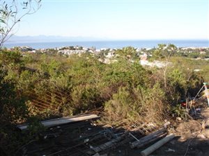 1100 m² Land available in Robberg Ridge