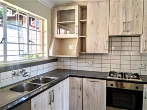 3 Bed Townhouse in Waterkloof Heights