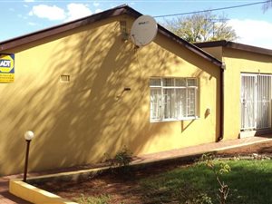 4 Bedroom House in Laudium