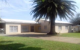 3 Bedroom House in Roosheuwel