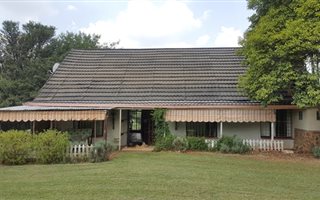 1.4 ha Farm in Zwavelpoort