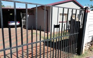 3 Bedroom House in Randlespark