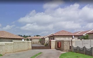 2 Bedroom Townhouse in Witpoortjie