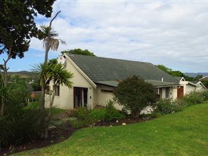 3 Bedroom House in Hunters Home