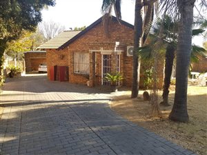 2 Bed House in The Reeds