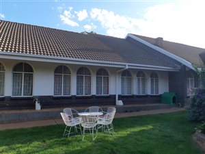 4 Bed House in Schweizer Reyneke