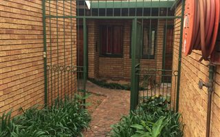 3 Bedroom Townhouse in Garsfontein