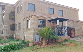 11.5 ha Farm in Protea Ridge