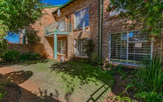 2 Bedroom Townhouse in Ontdekkers Park