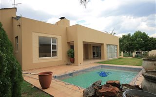3 Bedroom House in Dainfern Golf Estate