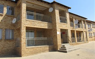 2 Bedroom Apartment in Erasmus