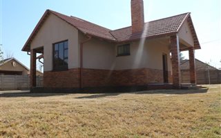 3 Bedroom House in Ellaton