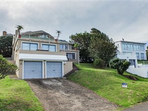 6 Bedroom House in Cintsa