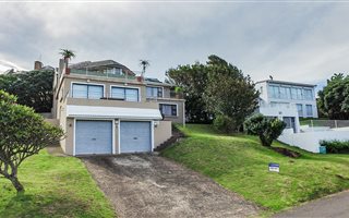 6 Bedroom House in Cintsa