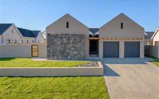 3 Bedroom House in Graanendal