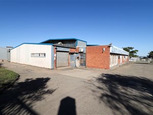 1736 m² Commercial space in Amalinda
