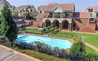 2 Bedroom Apartment in Bryanston