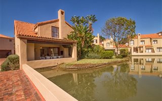 4 Bedroom Apartment in Whale Rock