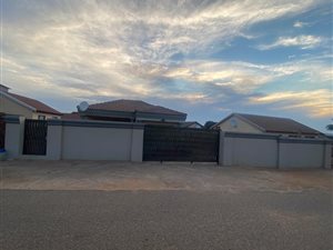 3 Bed House in Tembisa