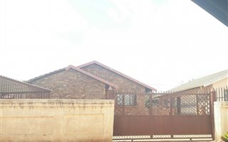 2 Bedroom House in Mabopane