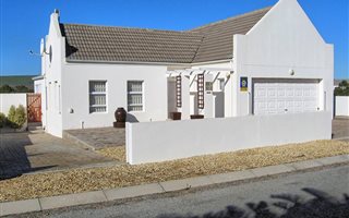 3 Bedroom House in Golden Mile