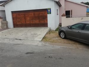 3 Bedroom House in Kwamagxaki