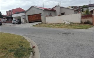3 Bedroom House in Kwamagxaki