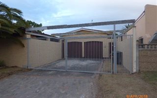 3 Bedroom House in Bonny Brook