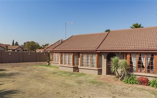 4 Bedroom House in Bardene