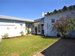 3 Bedroom Simplex in Towerby