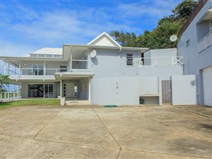 7 Bed House in Zinkwazi Beach