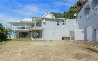 7 Bedroom House in Zinkwazi Beach