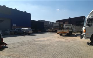 1030 m² Industrial space in Driehoek