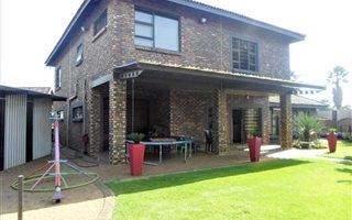 4 Bedroom House in Rothdene