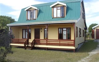 5 Bedroom House in Pearly Beach