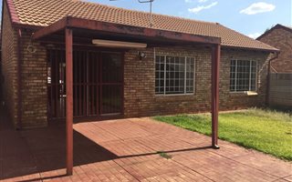 2 Bedroom Simplex in Wierda Park