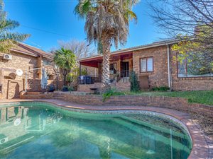 3 Bed House in Weltevreden Park