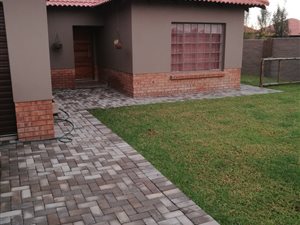 3 Bed House in Hexrivier Lifestyle Estate